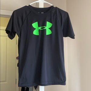 Under Armour youth large loose fit